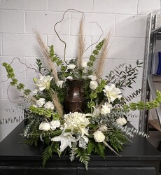 MG104 from Faught's Flowers & Gifts, florist in Jonesboro